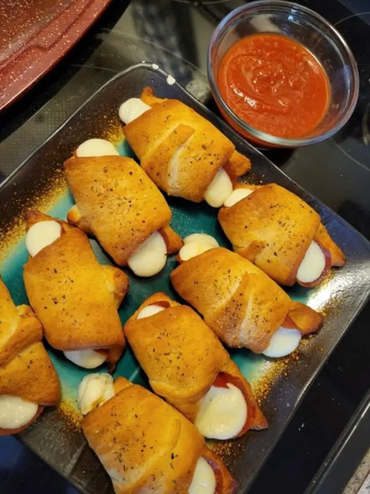 Pizza-Stuffed Crescent Rolls