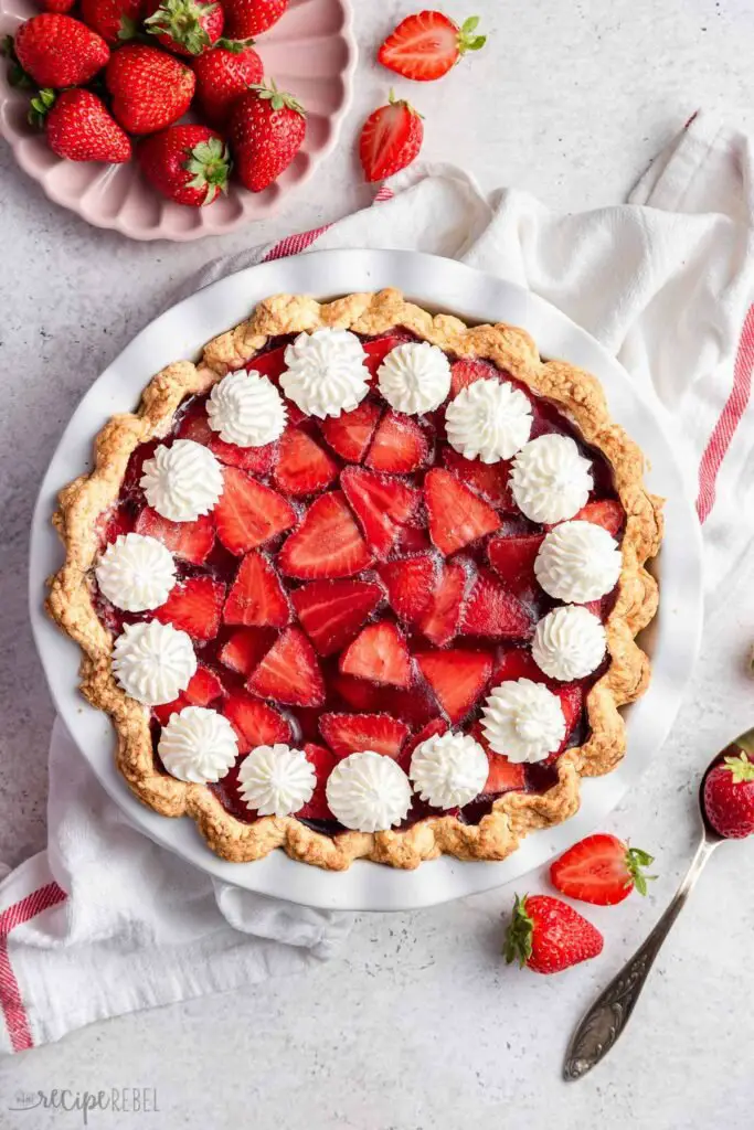 strawberry-cream-cheese-pie-www.receipster.com