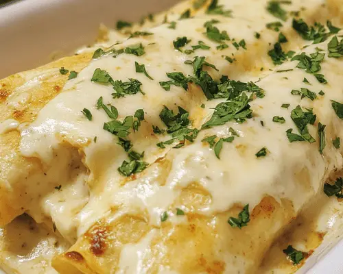 30-Minute Miracle: Creamy Chicken Enchiladas That’ll Make You Forget Restaurants