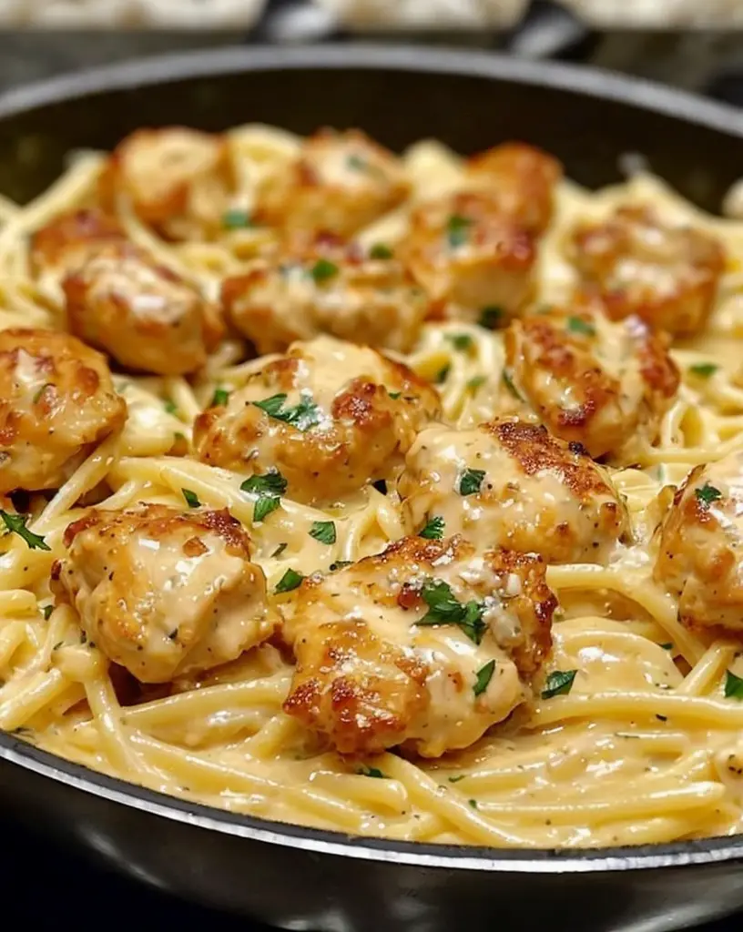 Irresistible Garlic Butter Chicken Bites Paired with Creamy Parmesan Pasta