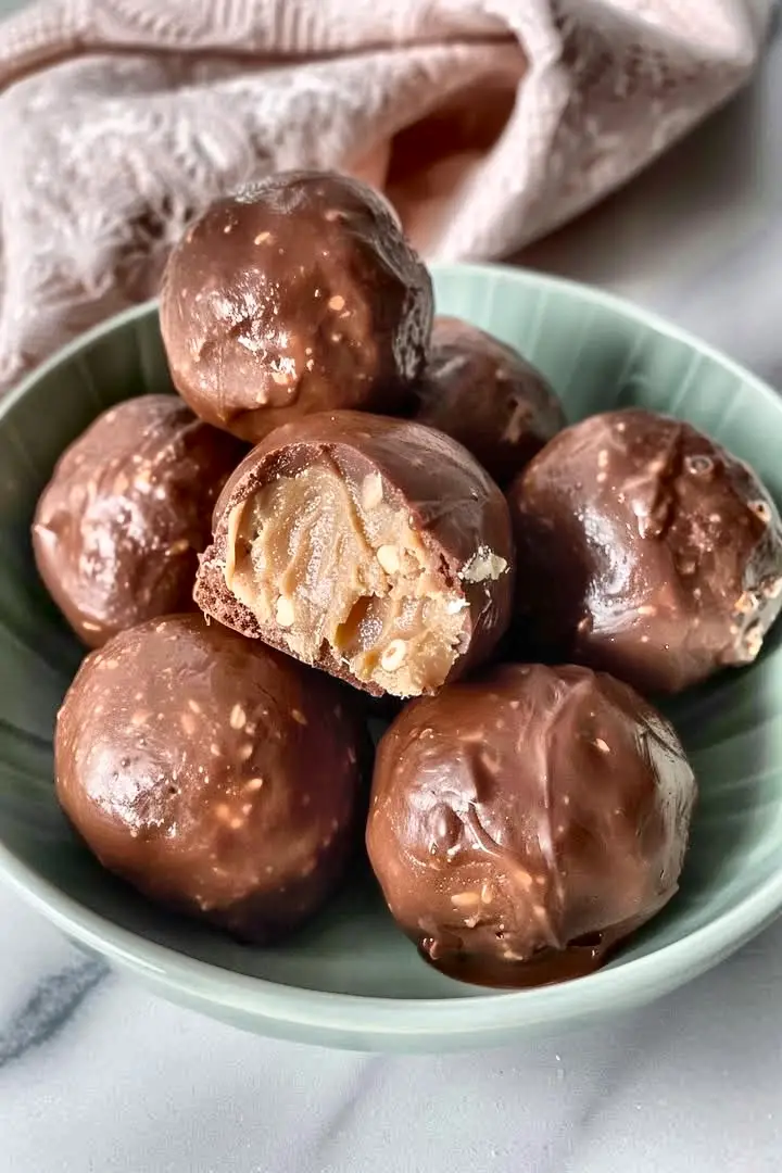 Delicious and Easy Peanut Butter Balls Recipe for Beginners